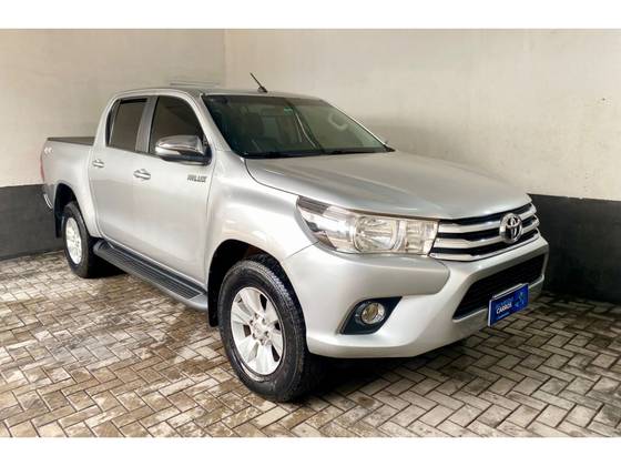 TOYOTA HILUX 2.8 SR 4X4 CD 16V DIESEL 4P AUTOMÁTICO